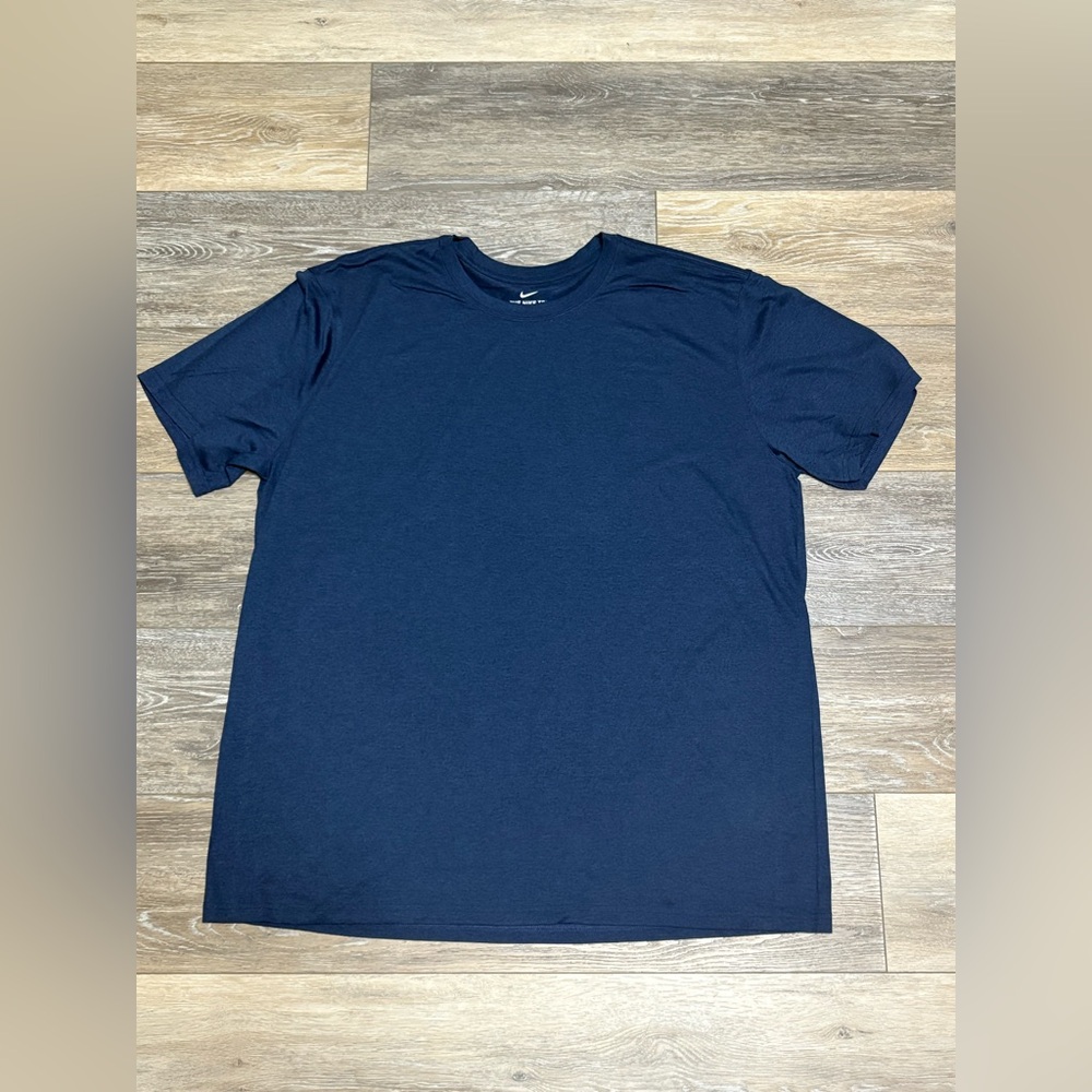 The Nike Tee Dri-Fit Men's XXL Short Sleeve Shirt New w/out Tags!